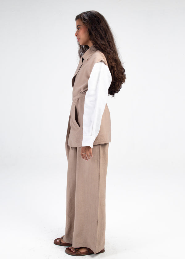 Crinkled Straight Leg Pants in Cafe