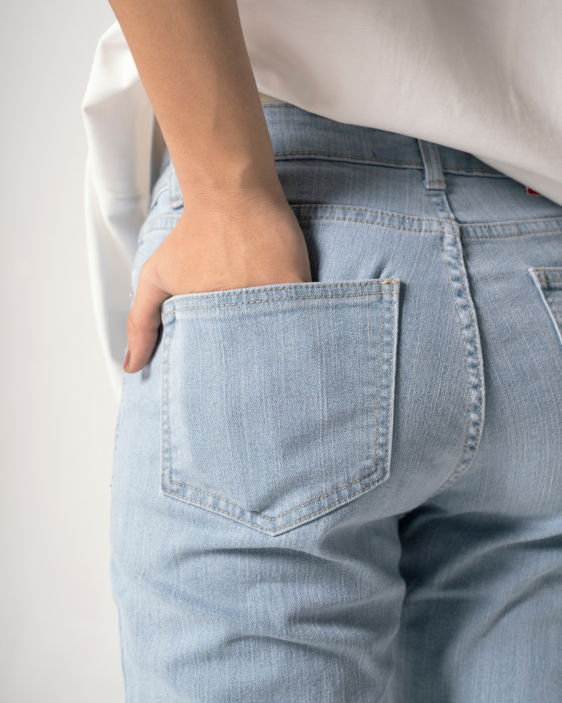 Cropped Flare Jeans Pants in Blue