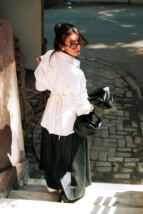 Poplin Shirt with Back Tie in White