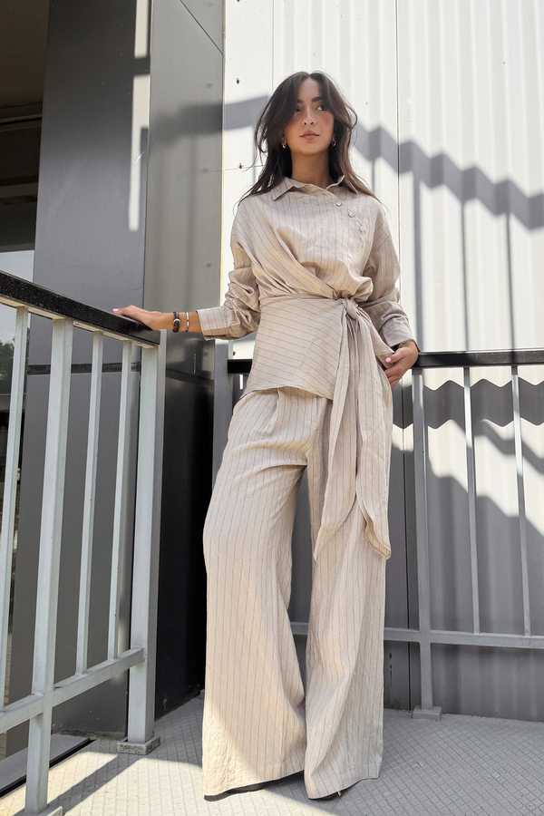 Shifted Set in Beige