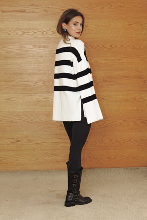 Oversized Sweater in Striped Black