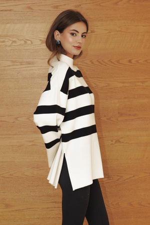Oversized Sweater in Striped Black