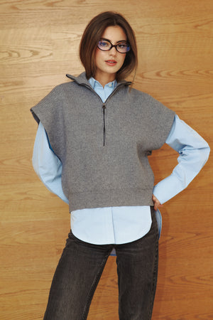 Knitted Vest in Grey