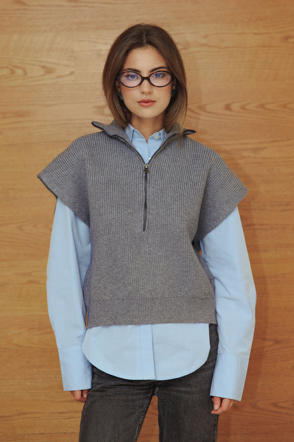 Knitted Vest in Grey