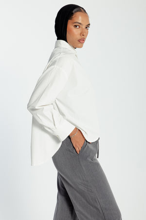 Curved Hem Cropped Poplin Shirt in White