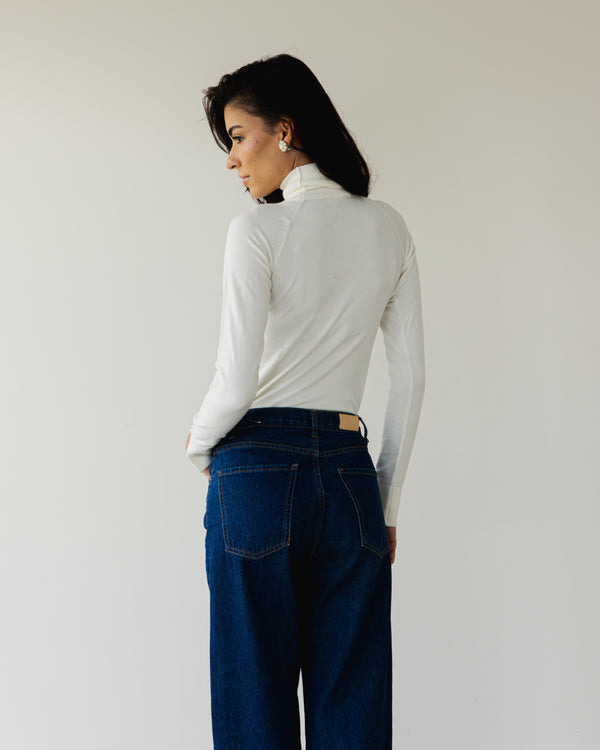 Super Soft Turtleneck In Off White