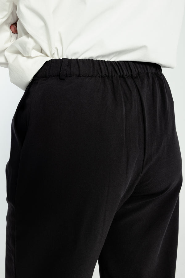 Gutsy Trousers in Black
