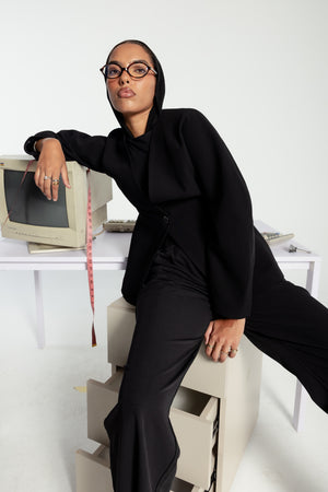 Sculpt Blazer in Black