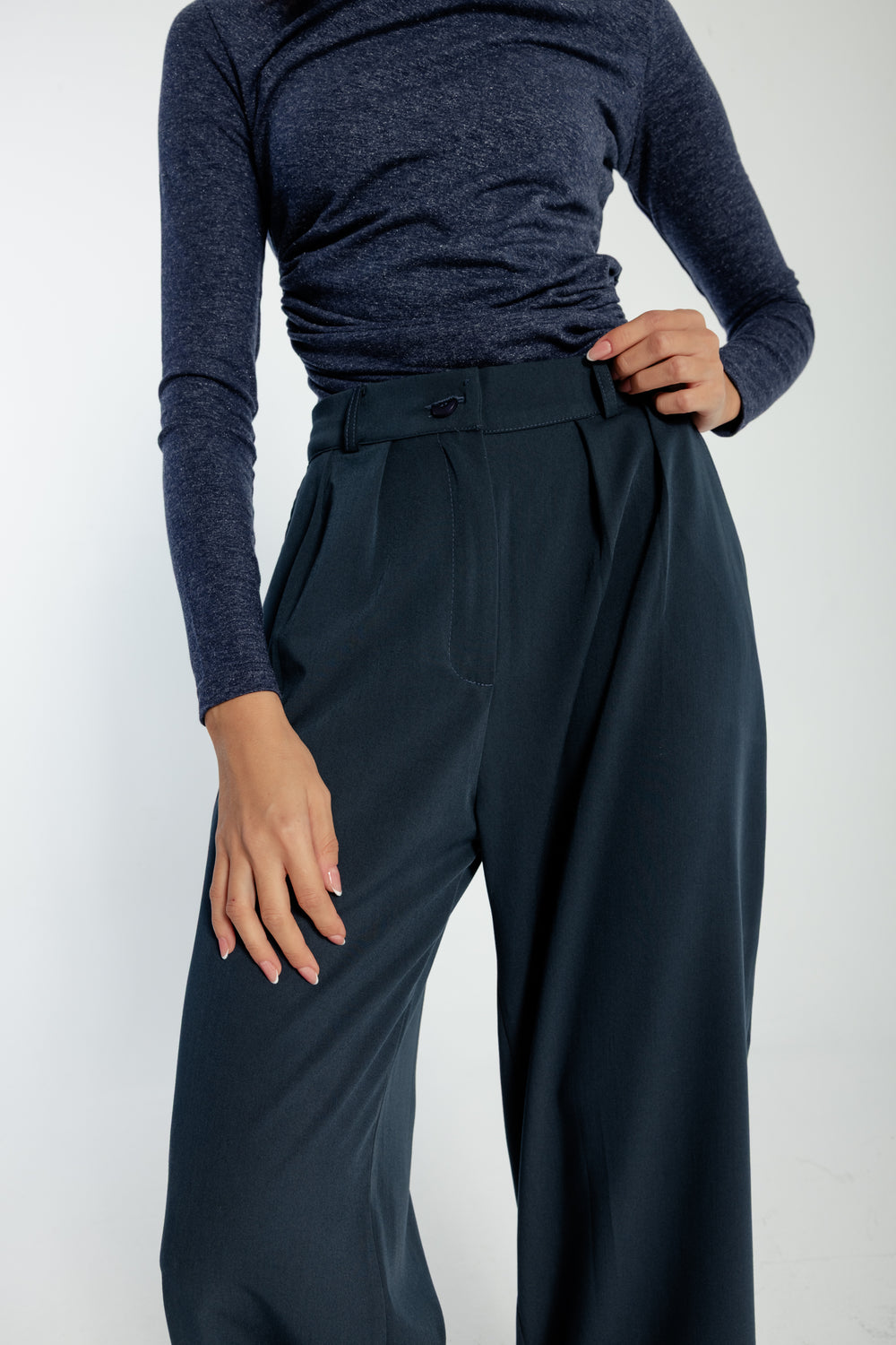 Gutsy Trousers in Navy