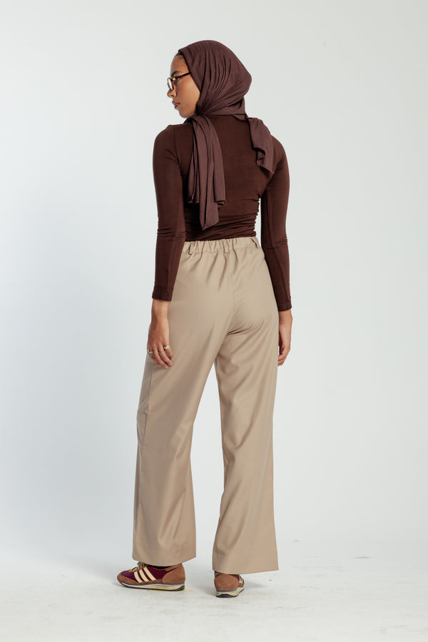 Gutsy Trousers in Beige