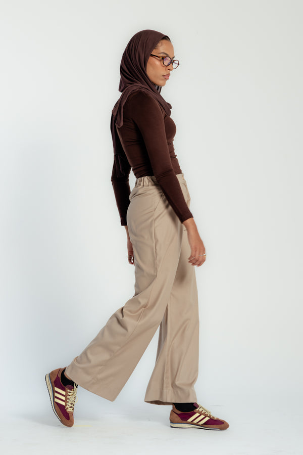 Gutsy Trousers in Beige