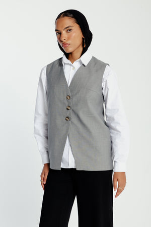 Curved Midline Vest in Light Grey