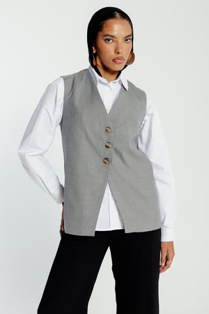 Curved Midline Vest in Light Grey