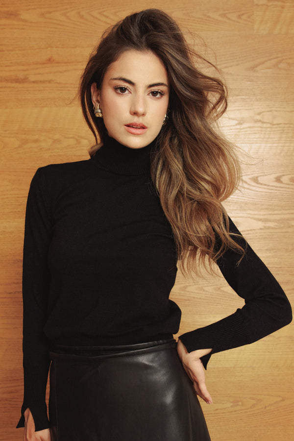 Turtle Neck in Black