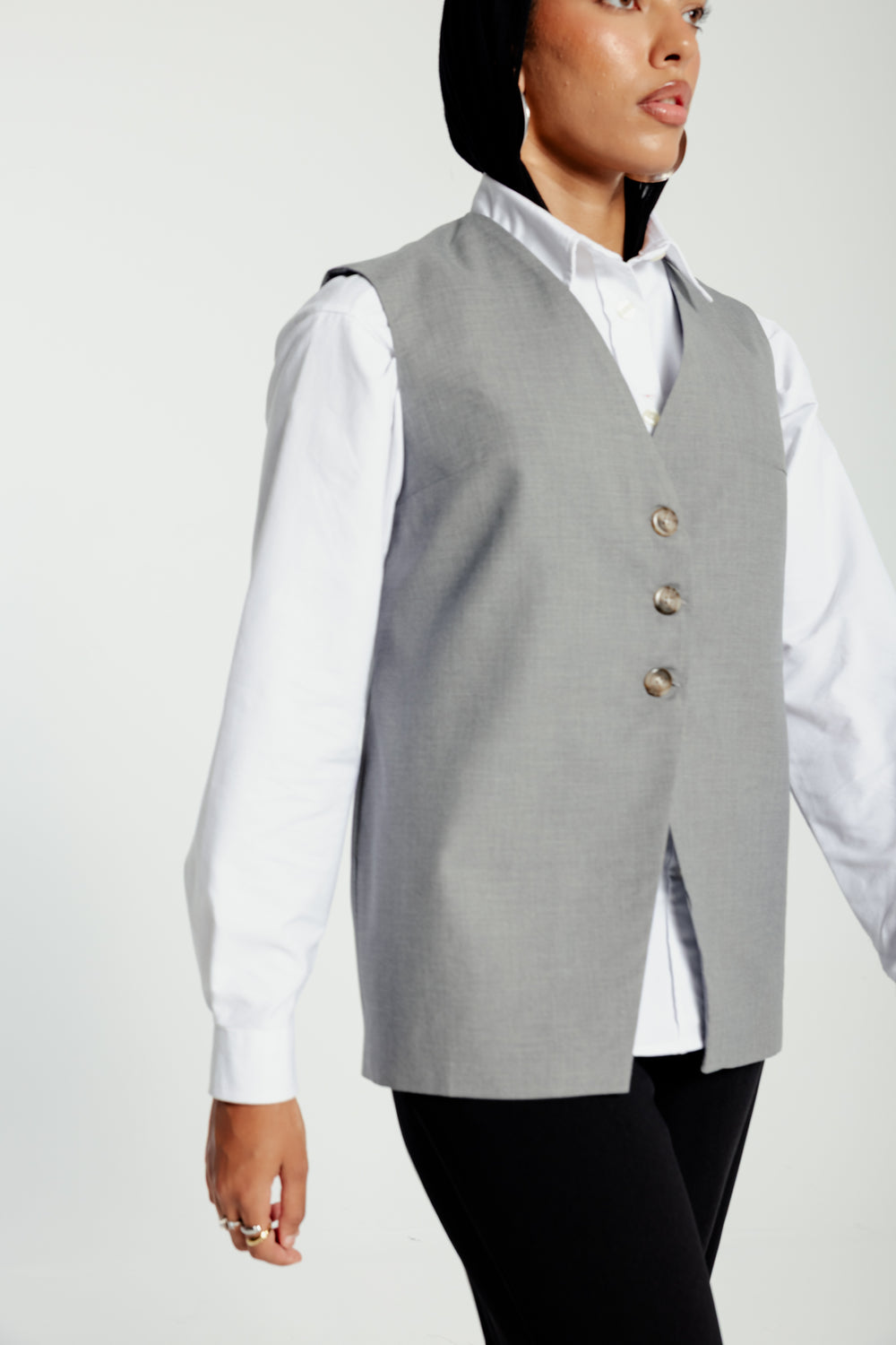 Curved Midline Vest in Light Grey