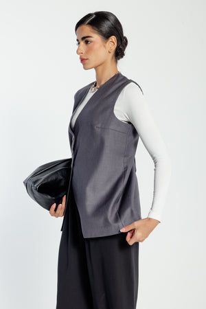 Curved Midline Vest in Dark Grey