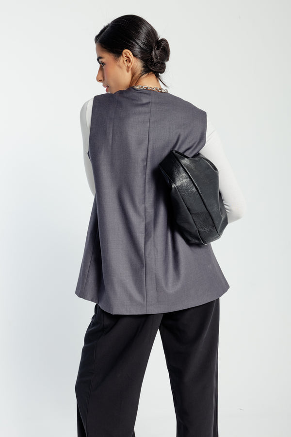Curved Midline Vest in Dark Grey