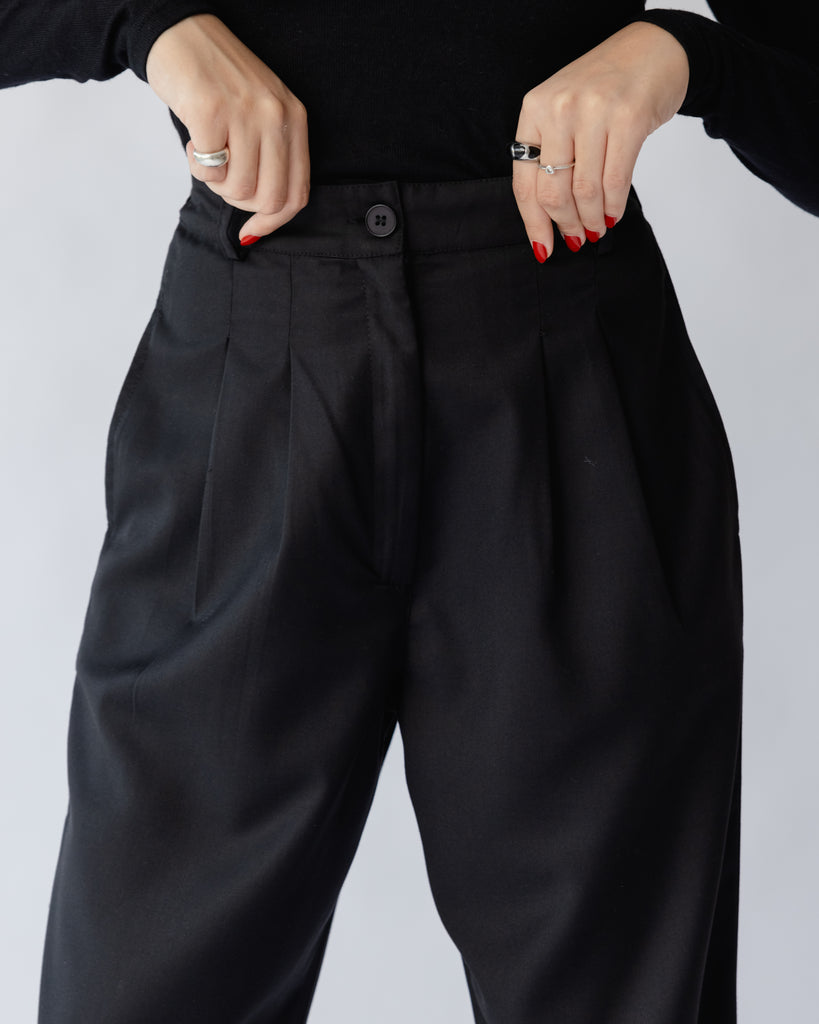 Gutsy Trousers in Black