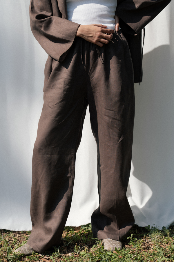 Linen Pants in Brown