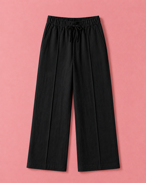 Trousers in Black