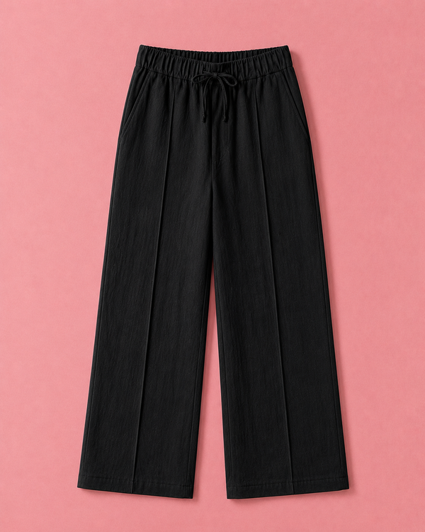 Trousers in Black