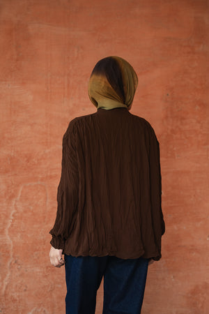 Crinkled Chiffon Top in Brown