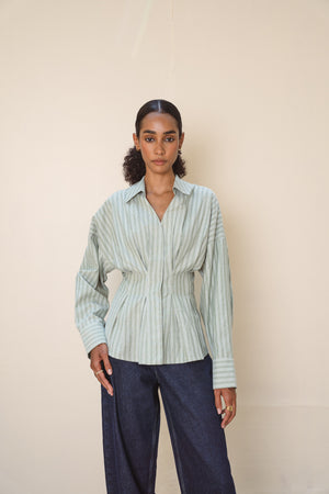 Fitted Waist Cotton Shirt in Green