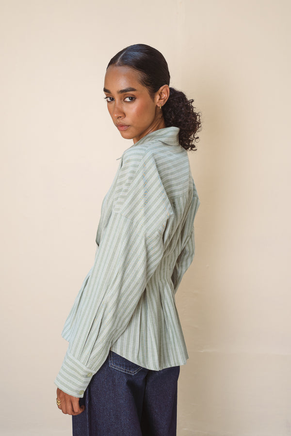 Fitted Waist Cotton Shirt in Green