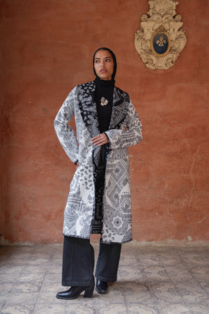 Bandana Reversible Cardigan in White × Black