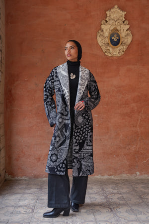 Bandana Reversible Cardigan in White × Black