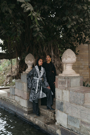 Bandana Reversible Cardigan in White × Black
