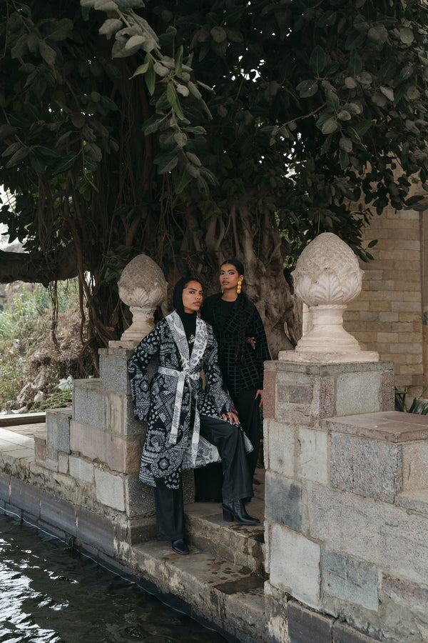 Bandana Reversible Cardigan in White × Black