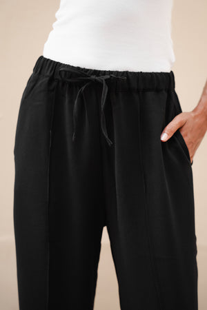 Trousers in Black
