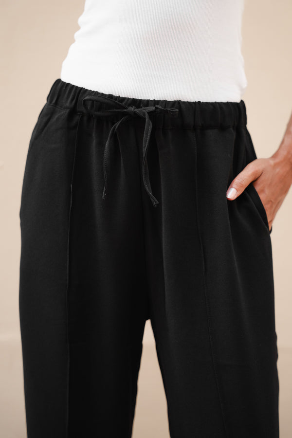 Trousers in Black