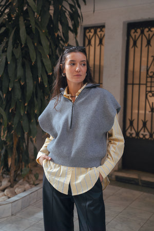 Knitted Vest in Grey