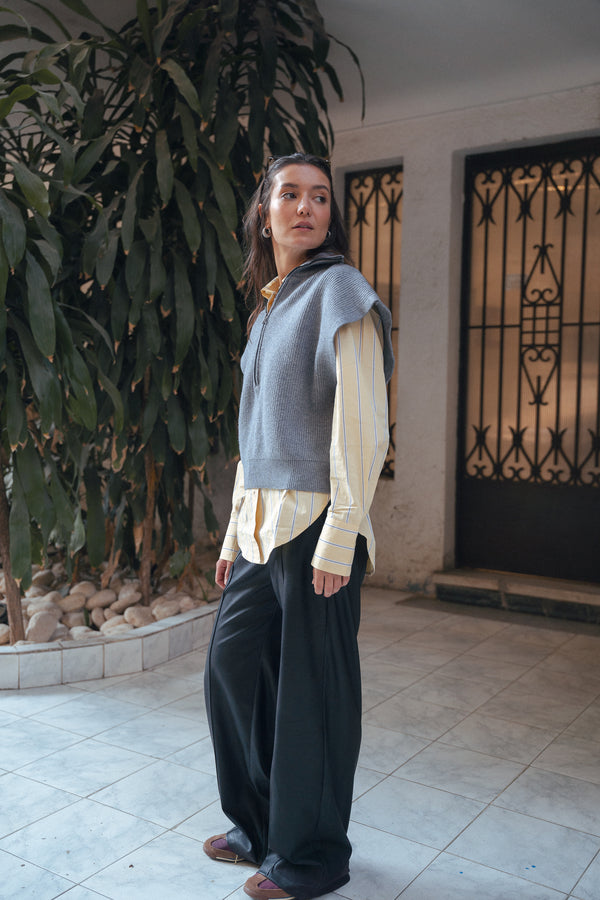 Knitted Vest in Grey