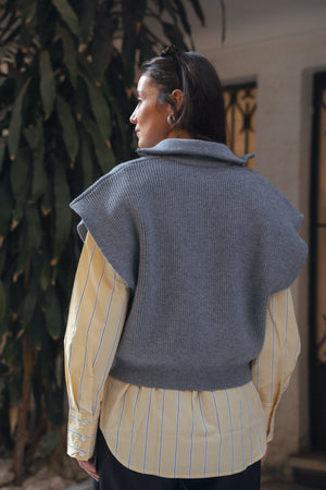 Knitted Vest in Grey