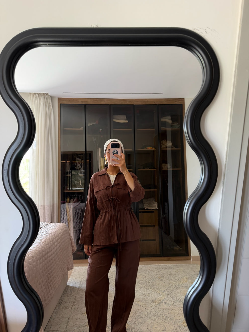 Crinkled Front Tie Set in Brown