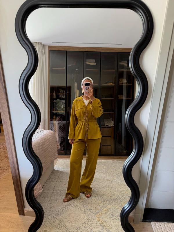 Crinkled Front Tie Set in Mustard